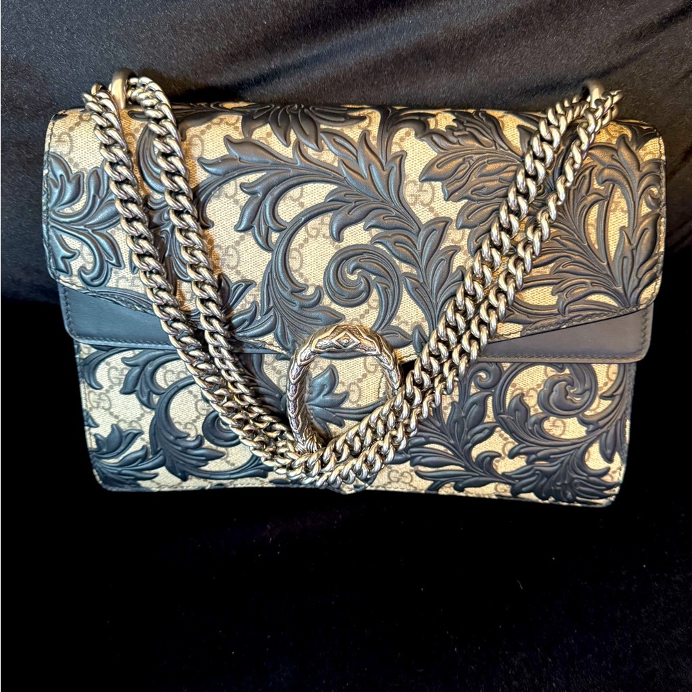 Gucci Dionysus Bag!
EUC